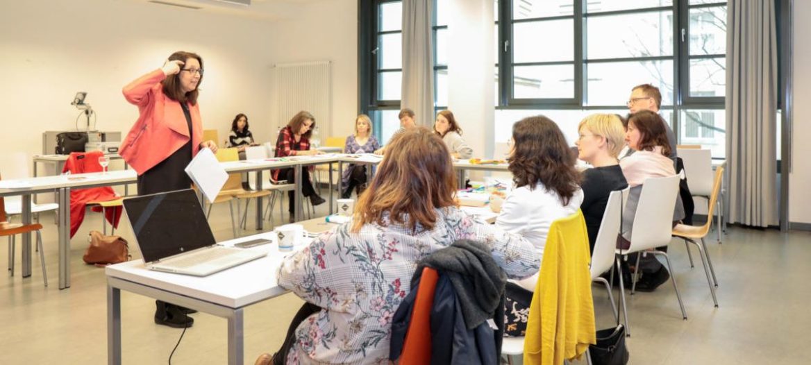 8c2e2916-4f15-d141-ec95-ae1c3a96f90e