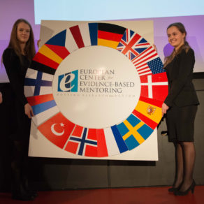 Mentoring Summit - logo met twee studenten (1)